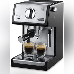 De'Longhi 15-Bar Pump Espresso Machine with Milk Frother & Temperature Control
